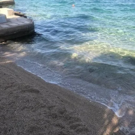 Red Hill House - Stunning 3-story *