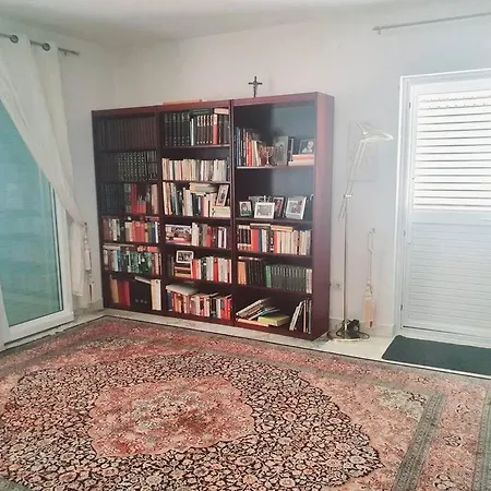 Red Hill House - Stunning 3-story Zaboric