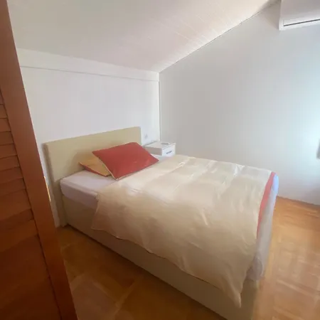 Red Hill House - Stunning 3-story * Zaboric