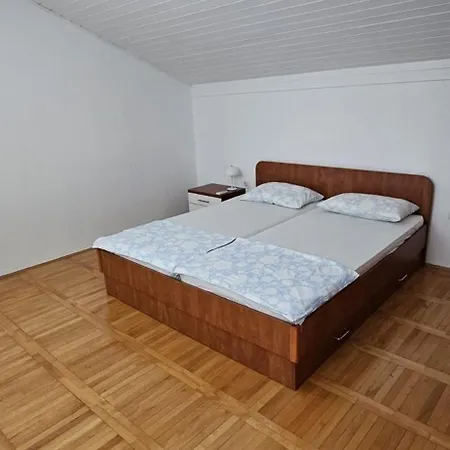 Red Hill House - Stunning 3-story * Жаборич
