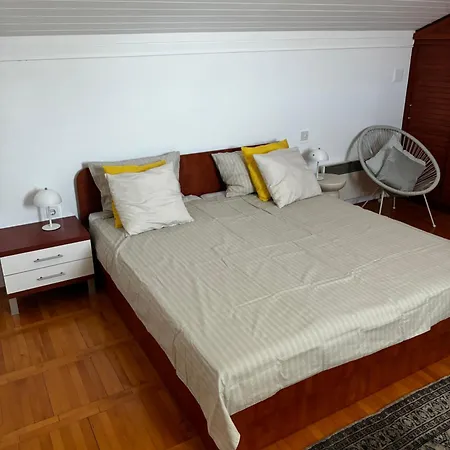 Nyaraló Red Hill House - Stunning 3-story
