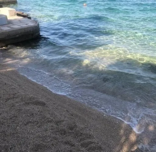 Red Hill House - Stunning 3-story *