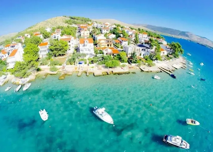 Tatil Evi Red Hill House - Stunning 3-story Zaboric