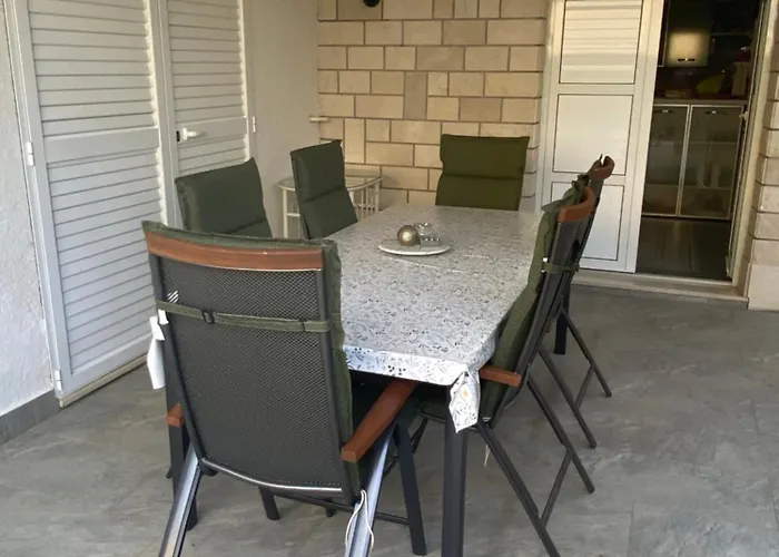 別荘 Red Hill House - Stunning 3-story